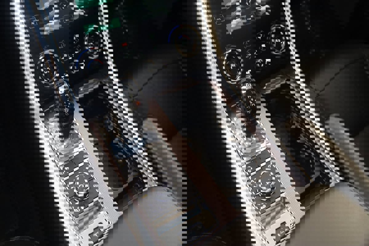 Used 2018 Land Rover Range Rover Sport HSE image 27