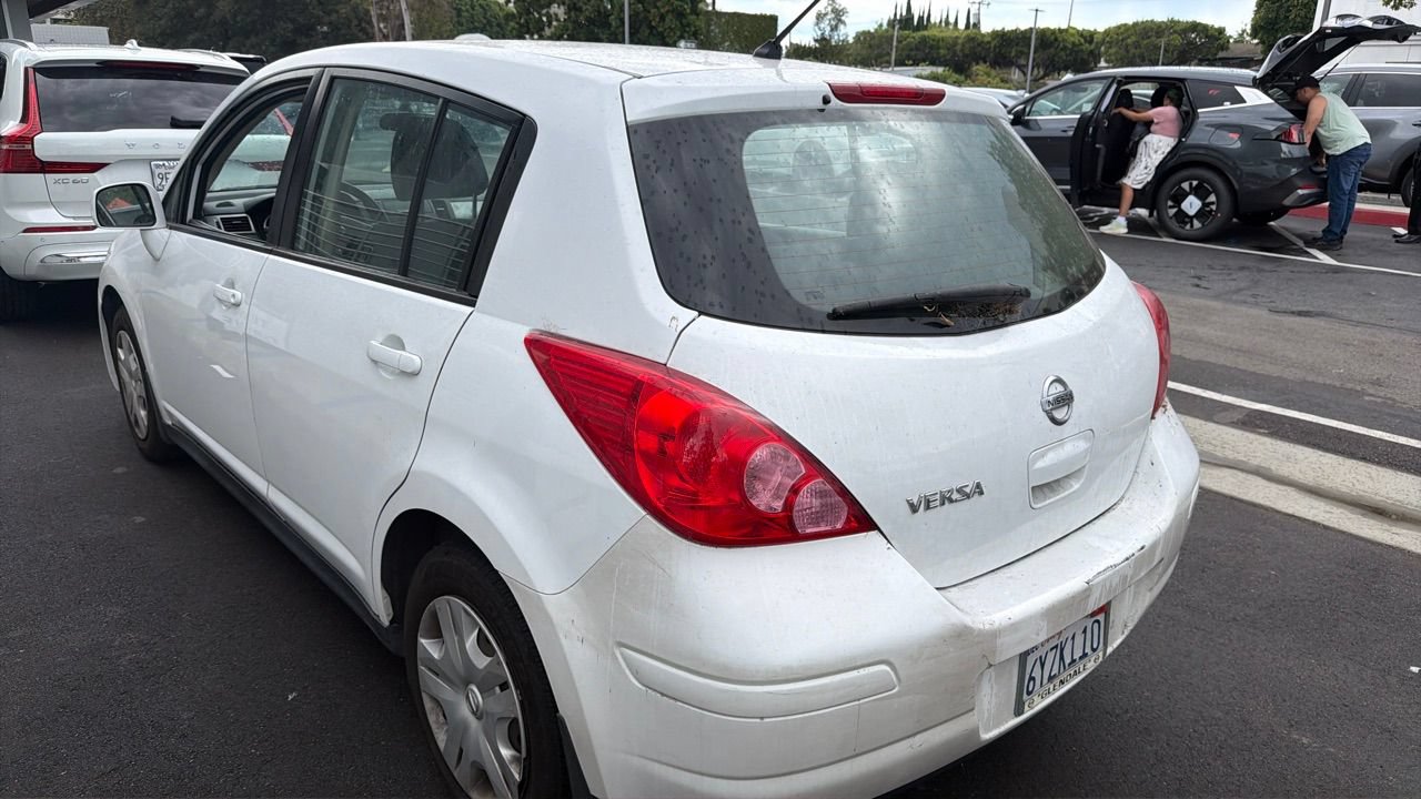 Used 2012 Nissan Versa 1.8 S w/ Plus Pkg FWD image 4