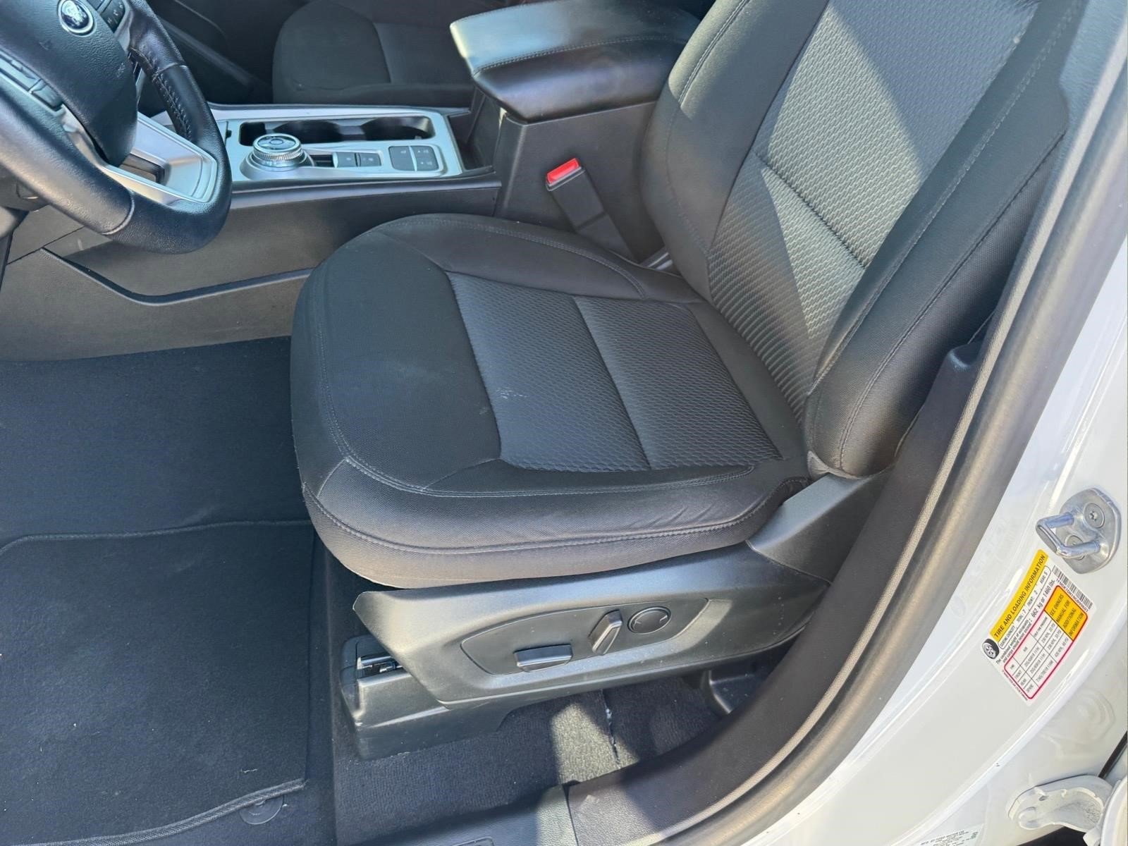 Used 2022 Ford Explorer XLT RWD image 6