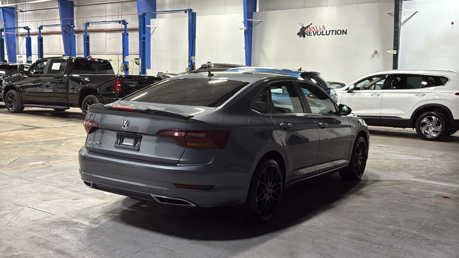 Used 2019 Volkswagen Jetta R-Line FWD image 4