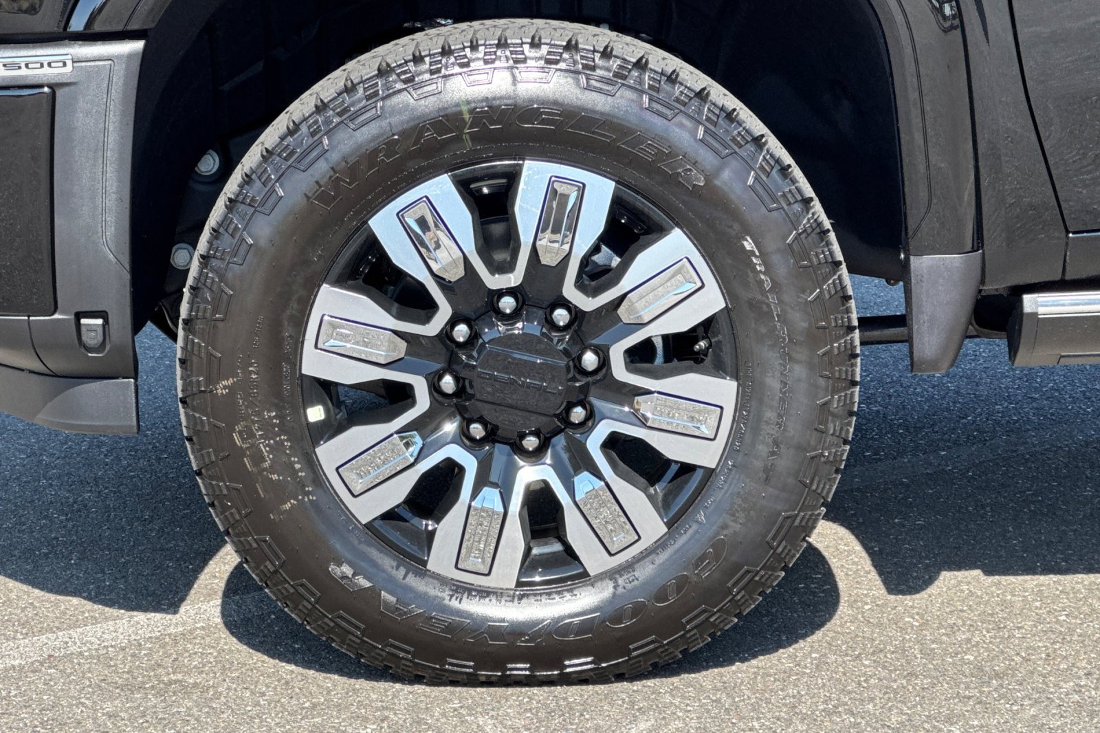 New 2025 GMC Sierra 2500 Denali w/ Denali Reserve Package image 26