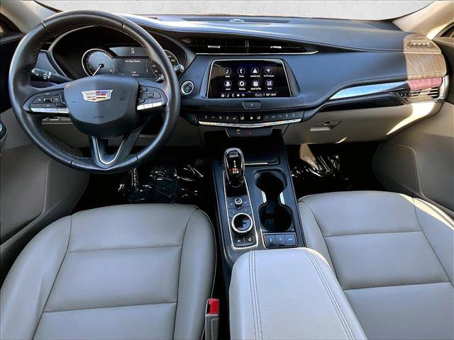 Used 2023 Cadillac XT4 Luxury image 16