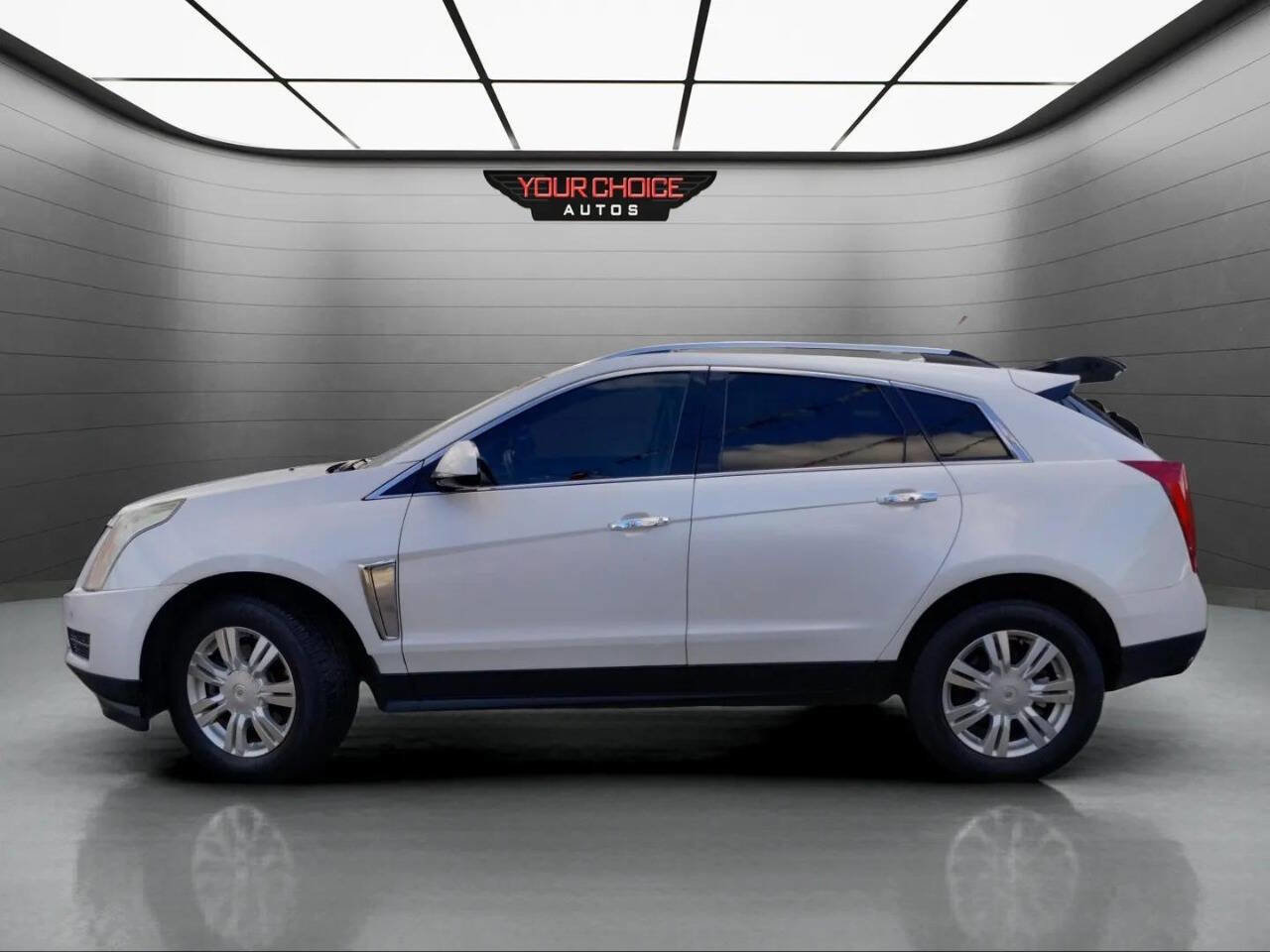 Used 2014 Cadillac SRX Luxury w/ Driver Awareness Package image 2