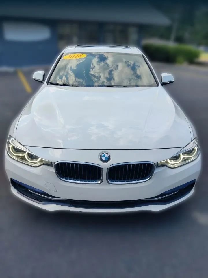 Used 2018 BMW 330e 330e iPerformance Sedan 4D image 5