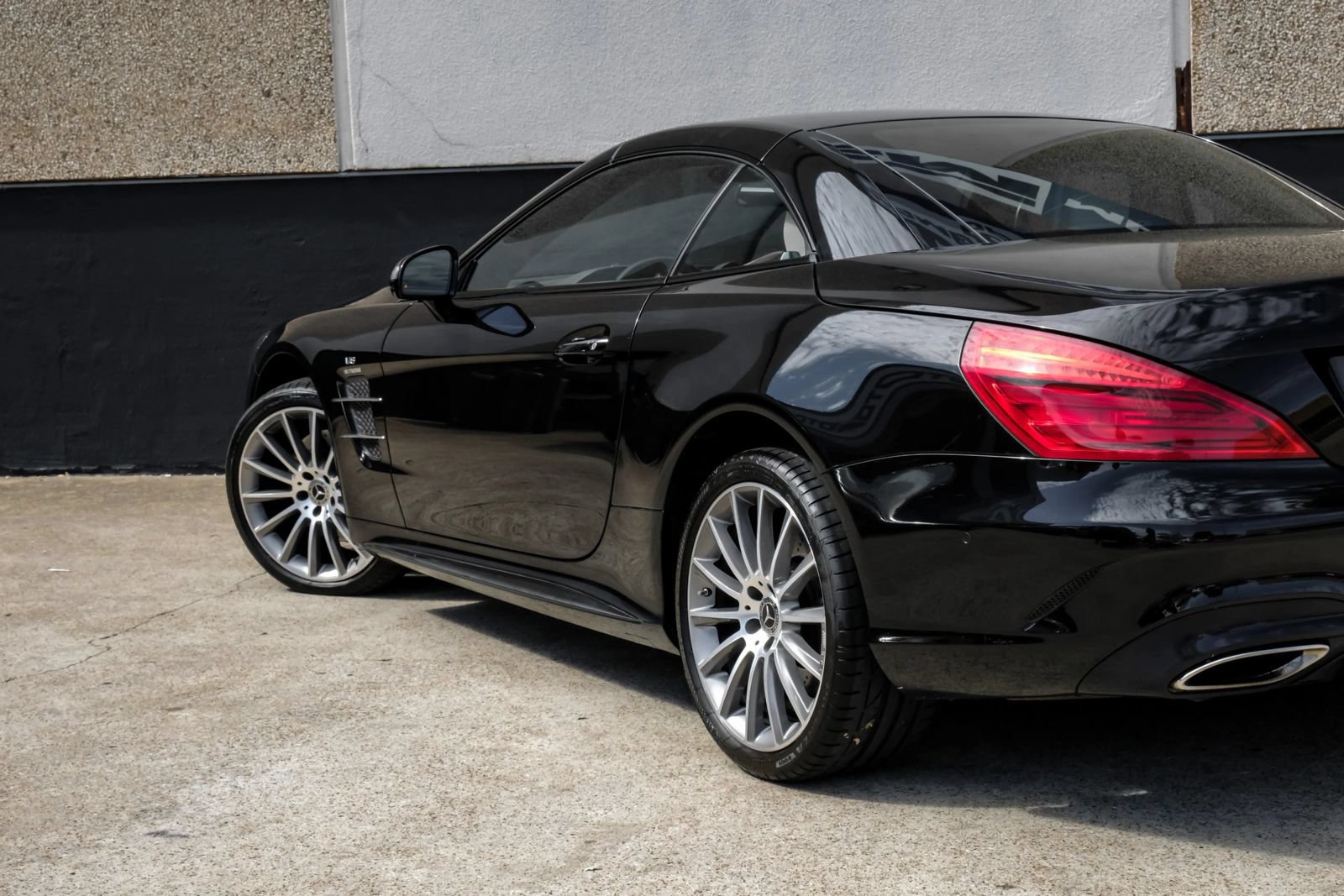 Used 2020 Mercedes-Benz SL 550 image 17
