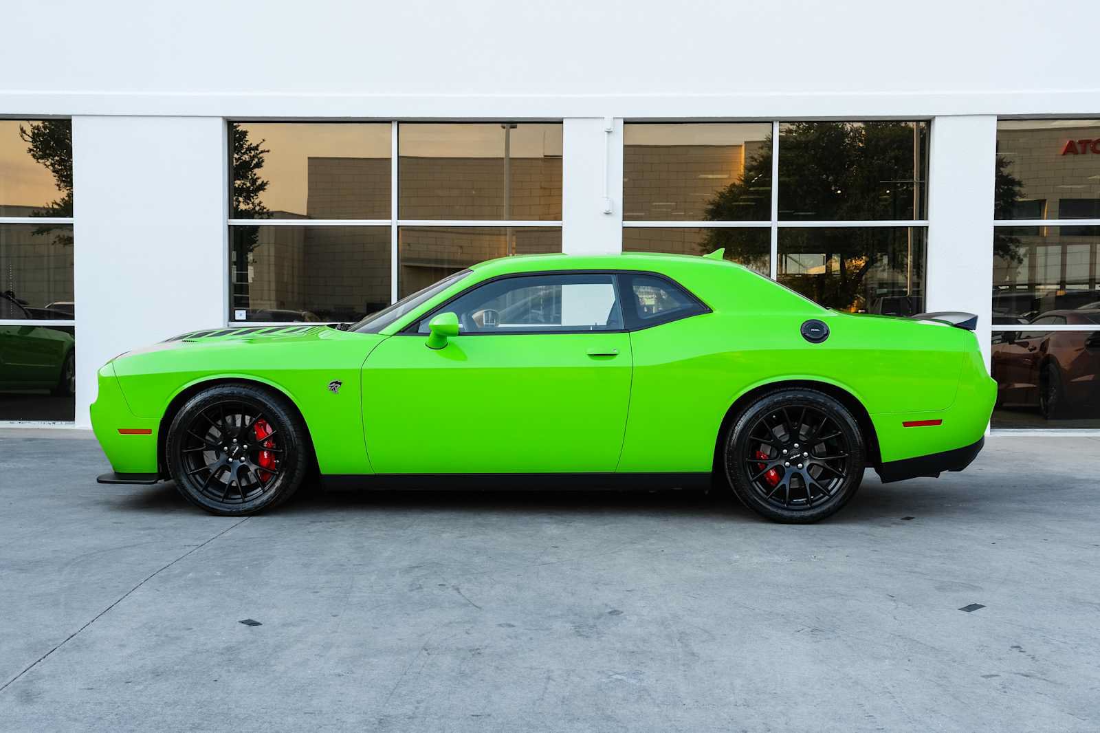Used 2015 Dodge Challenger SRT Hellcat RWD image 22