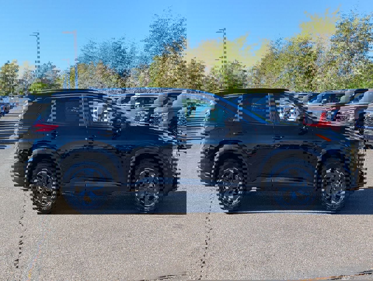 Certified 2025 Nissan Rogue SV image 7