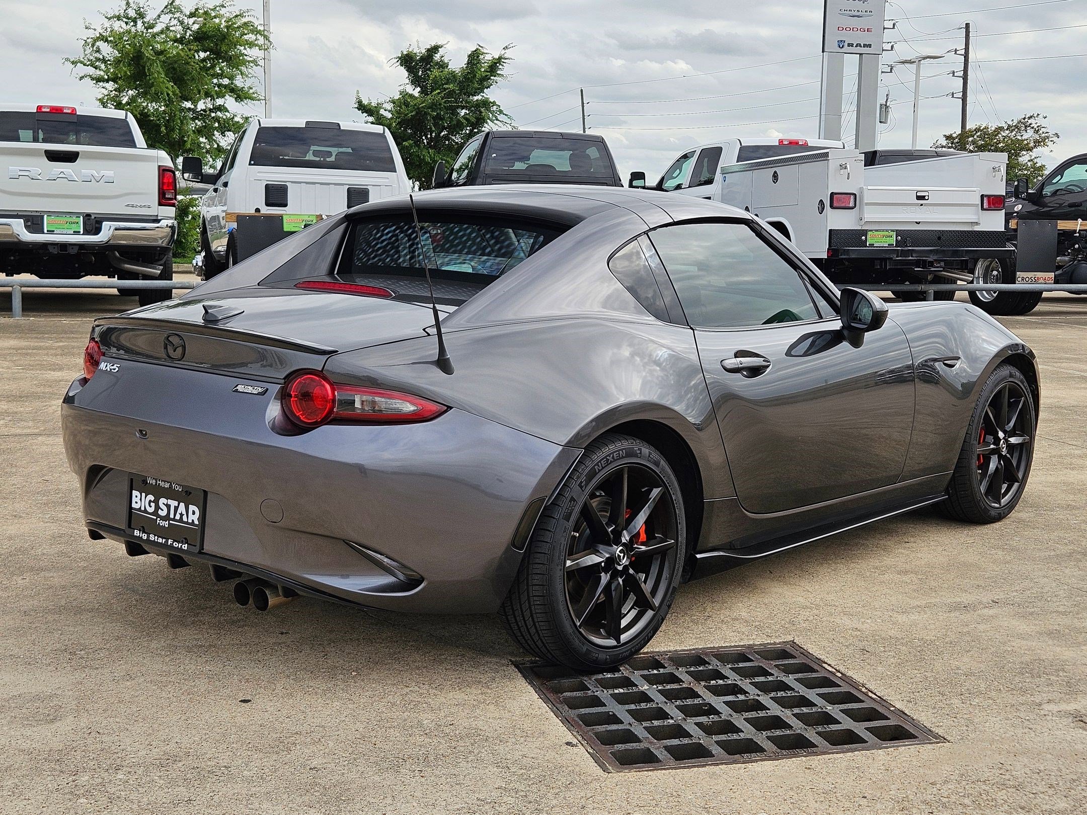 Used 2020 MAZDA MX-5 Miata RF Club RWD image 3