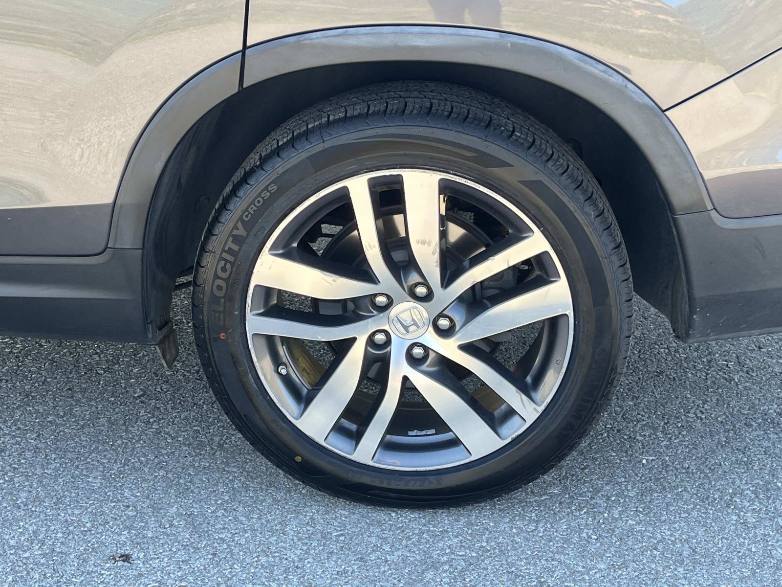 Used 2016 Honda Pilot Touring image 11