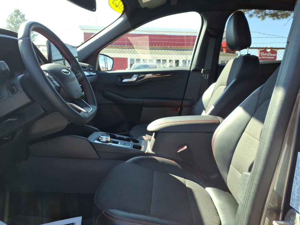 Certified 2023 Ford Escape ST-Line Elite image 14