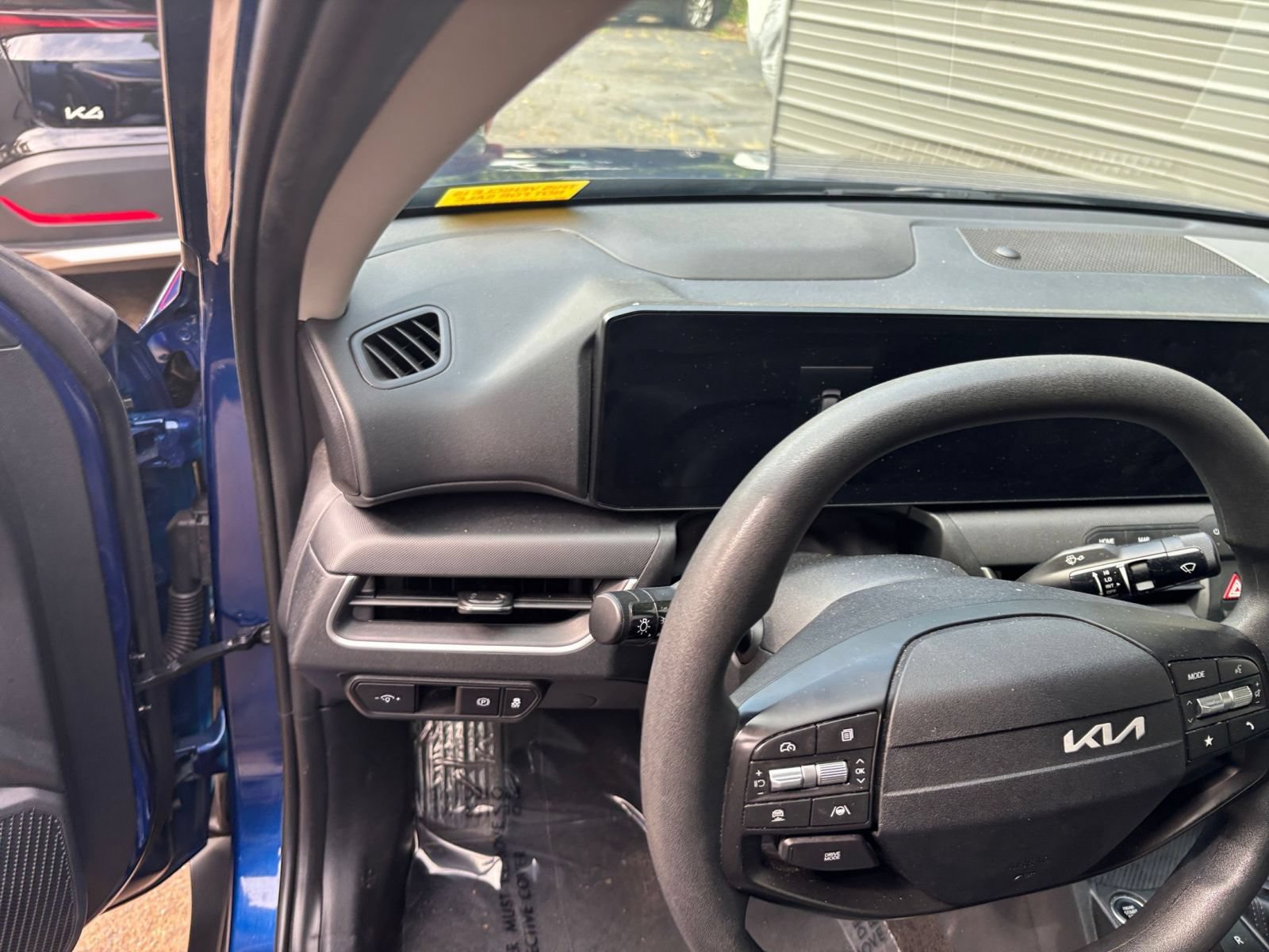 Used 2025 Kia K4 FWD image 30