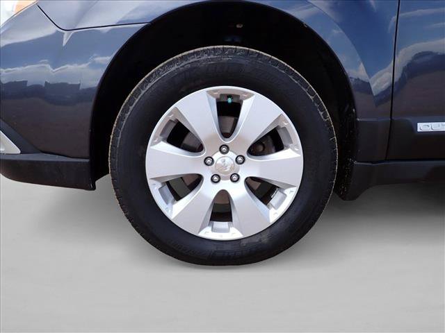 Used 2011 Subaru Outback 2.5i Limited w/ PWR Moonroof Pkg AWD/4WD image 7