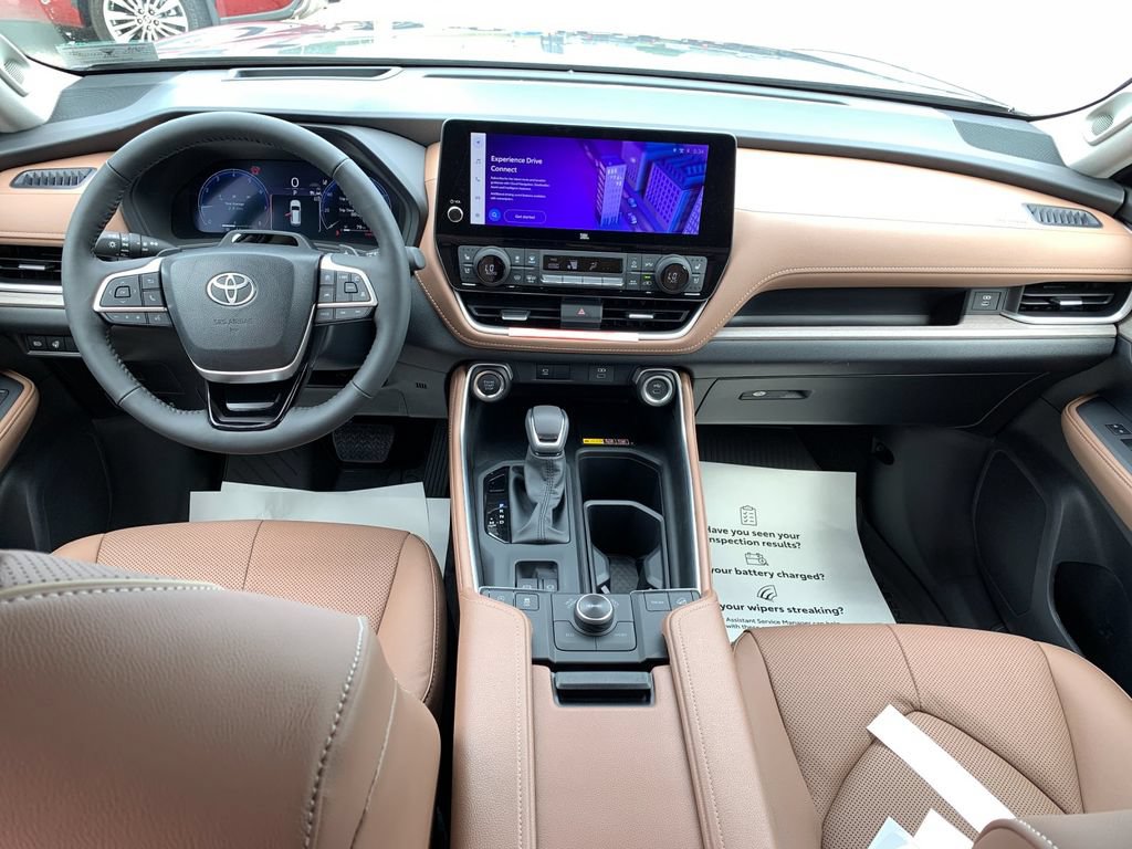 Used 2026 Toyota Grand Highlander AWD image 16
