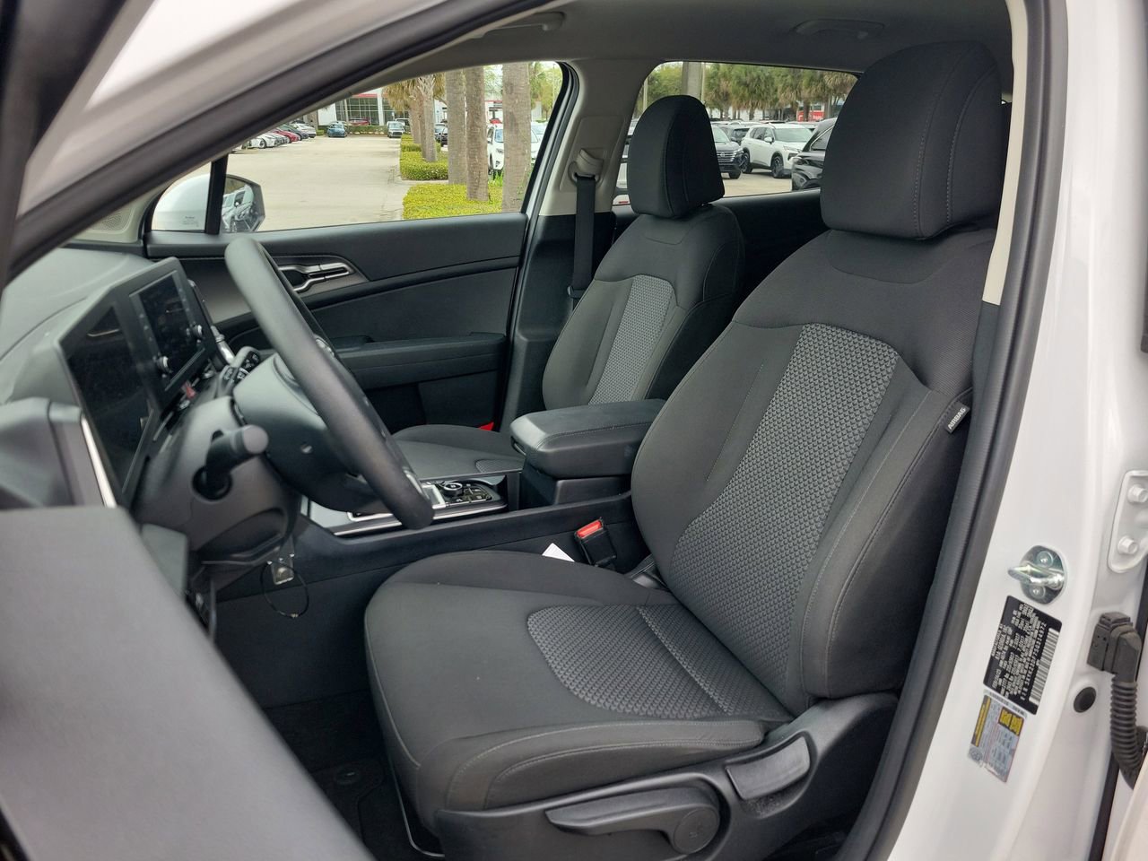 Used 2025 Kia Sportage LX image 15