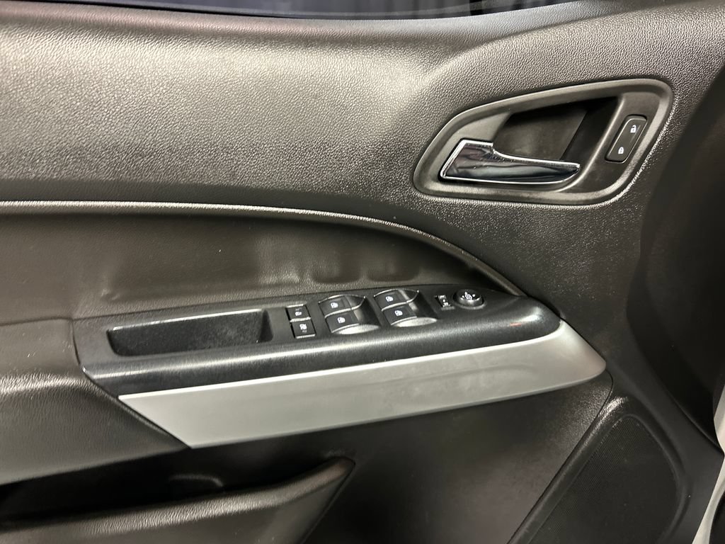 Used 2020 Chevrolet Colorado ZR2 w/ Colorado ZR2 Bison Edition AWD/4WD image 12