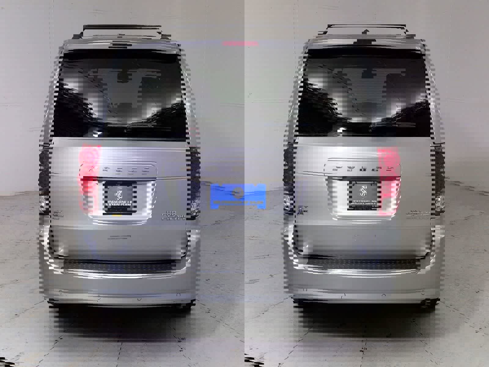 Used 2019 Dodge Grand Caravan SXT w/ Driver Convenience Group image 5