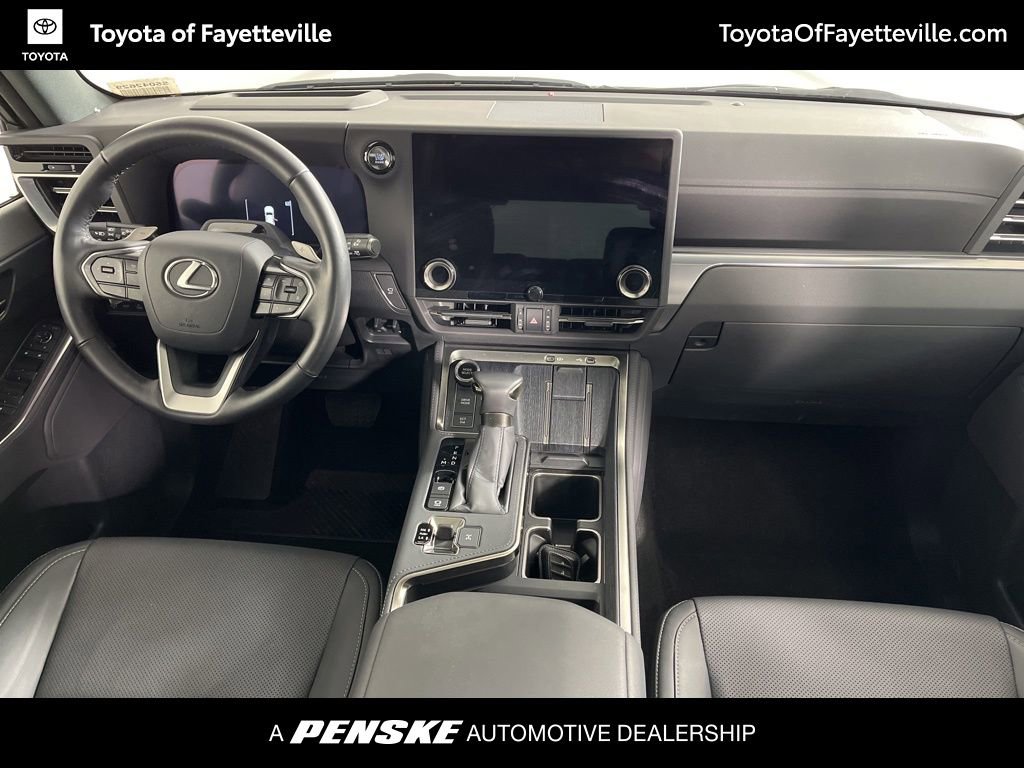 Used 2025 Lexus GX 550 w/ Accessory Package (2T) image 19