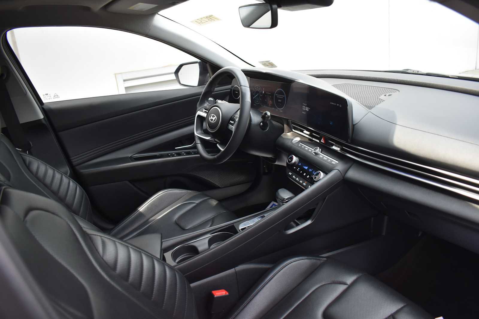 Used 2024 Hyundai Elantra Limited FWD image 9