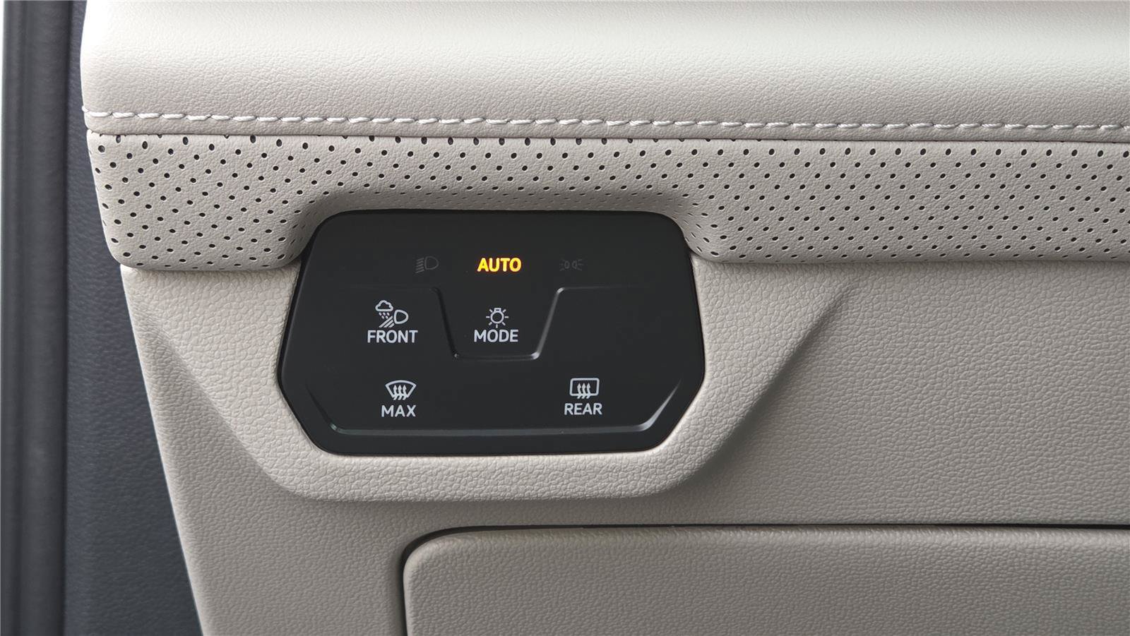 Certified 2026 Volkswagen Atlas SE AWD/4WD image 17