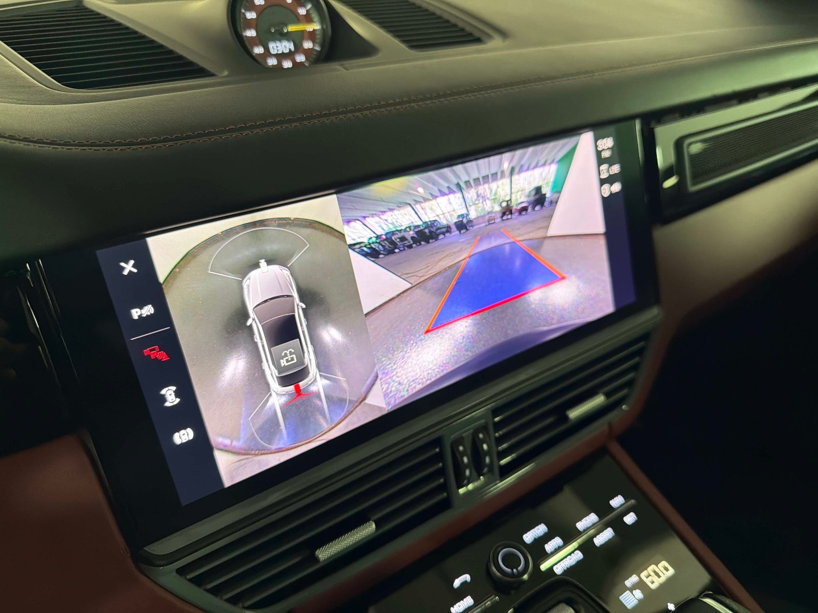 Used 2023 Porsche Cayenne Turbo GT AWD/4WD image 44