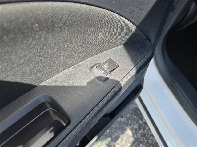 Used 2020 Ford Fusion SE image 11