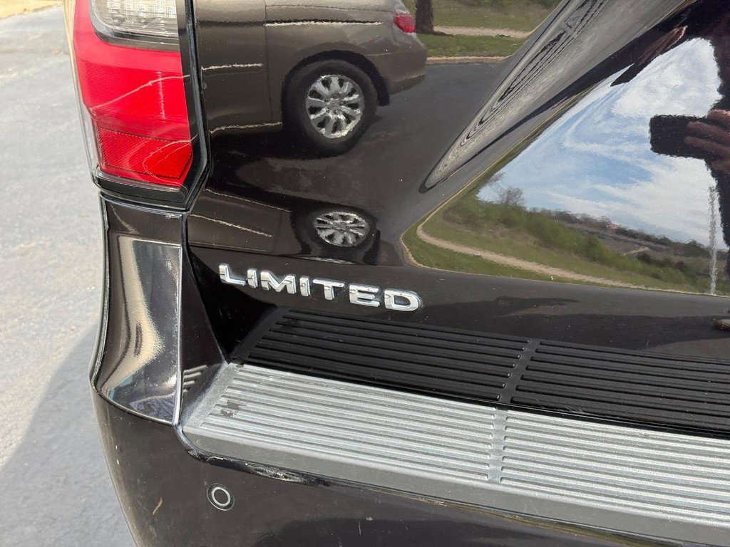 Used 2021 Ford Expedition Limited image 7