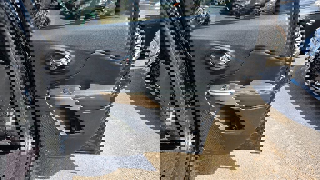 Used 2018 Jeep Cherokee Limited image 35