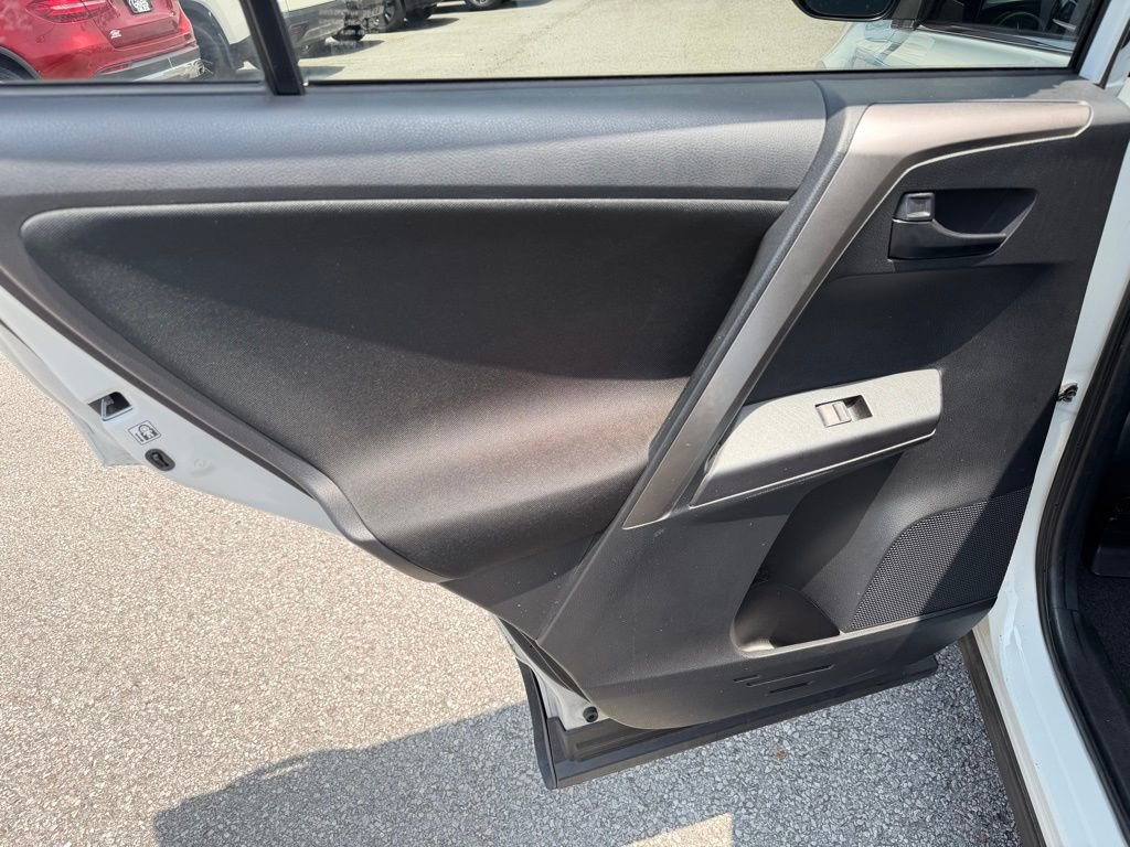 Used 2018 Toyota RAV4 LE w/ Carpet Mat Package FWD image 15