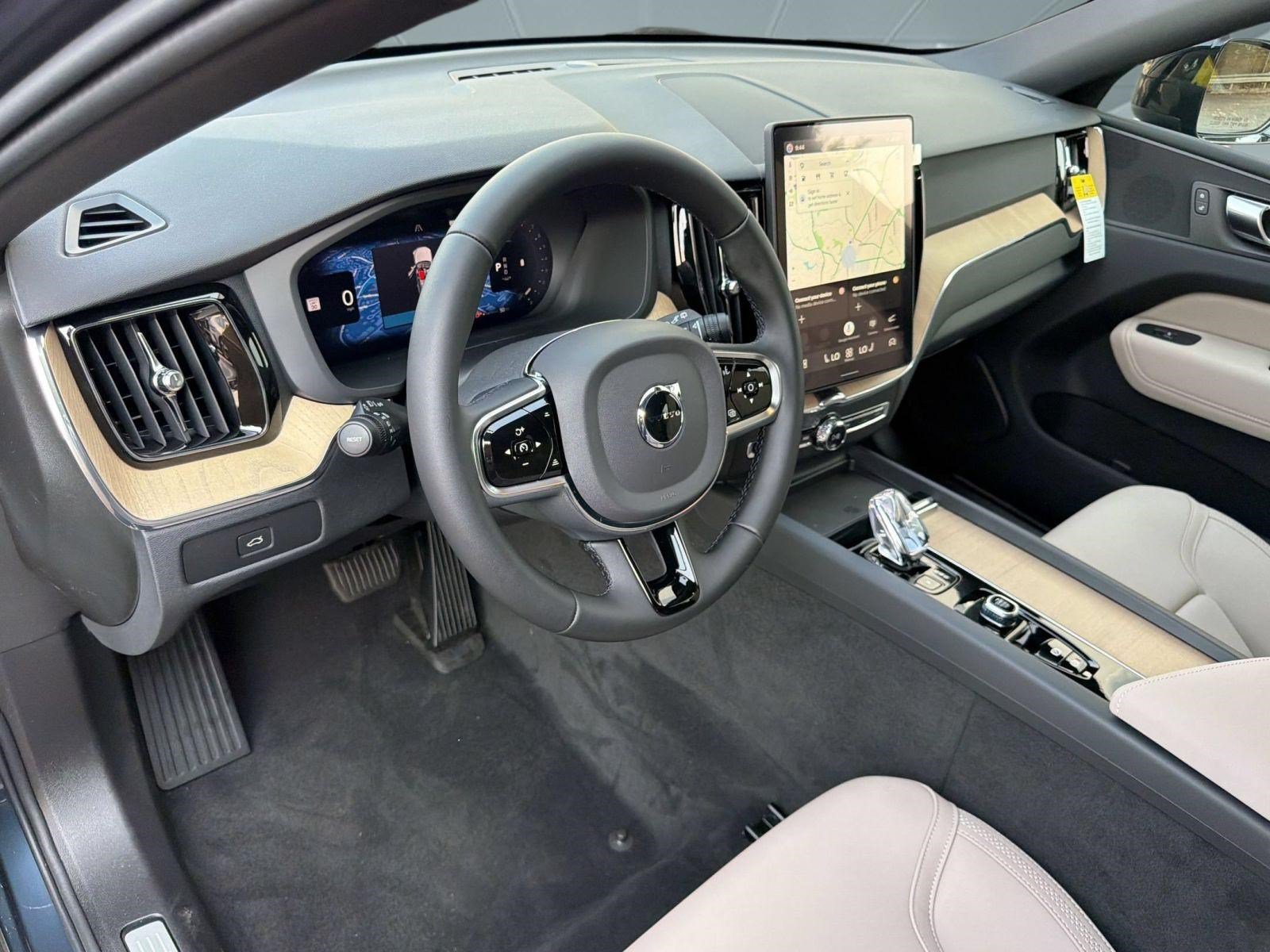 New 2026 Volvo XC60 B5 Plus w/ Protection Package Premier AWD/4WD image 4