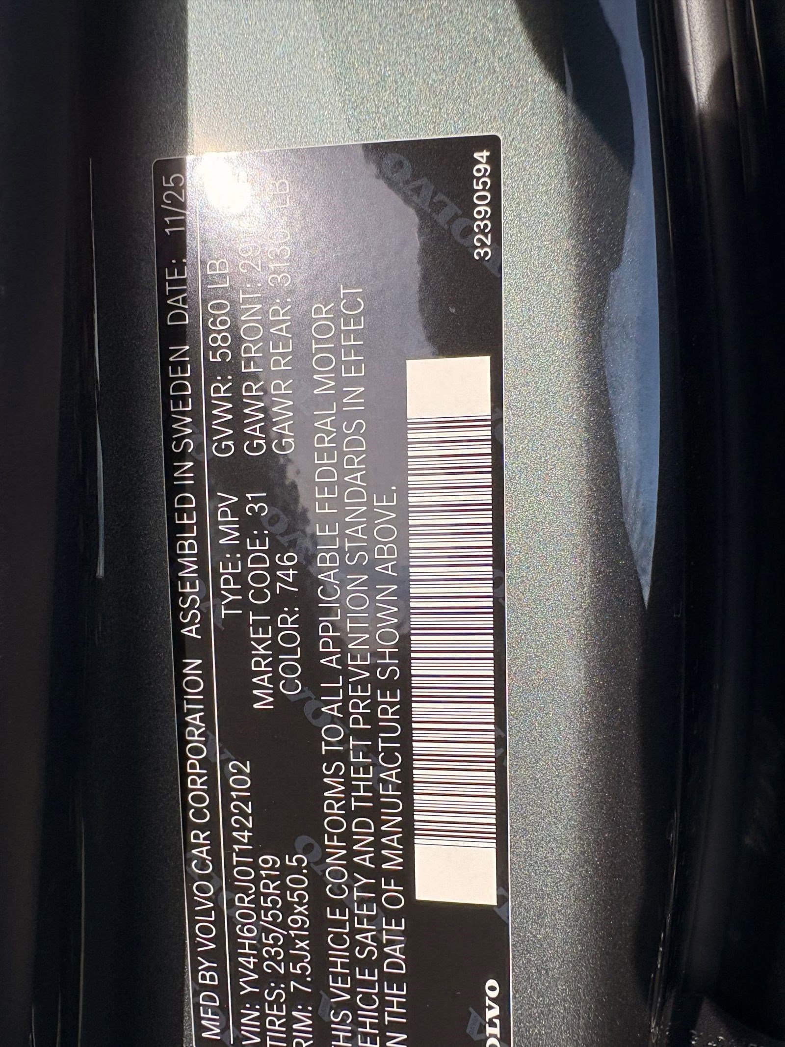 New 2026 Volvo XC60 T8 Core w/ Climate Package image 20