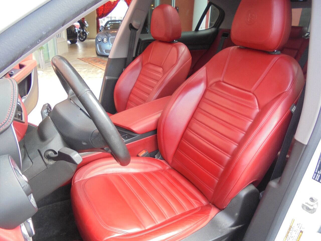 Used 2019 Alfa Romeo Stelvio Ti Lusso w/ Quick Order Package 22X Lusso image 16