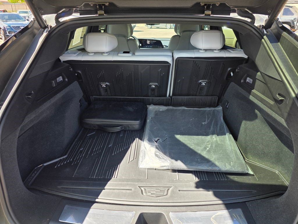 Certified 2024 Cadillac Lyriq Luxury w/ LPO, Floor Liner Package AWD/4WD image 20