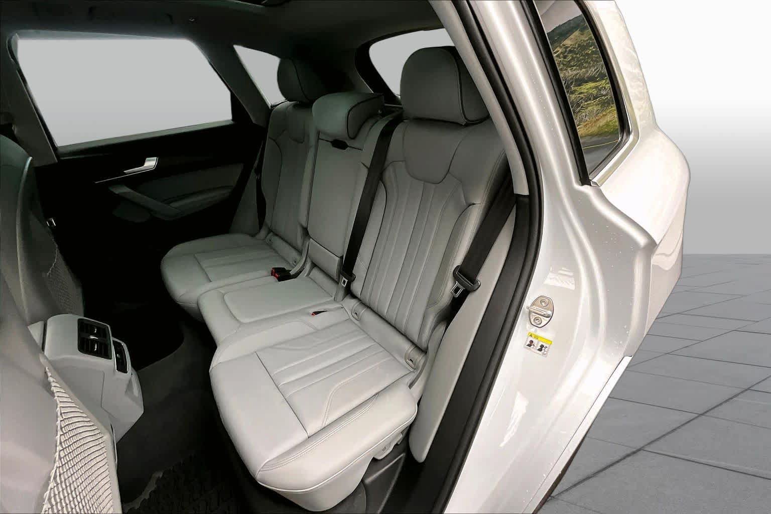 Certified 2024 Audi Q5 2.0T Premium Plus w/ Premium Plus Package AWD/4WD image 21