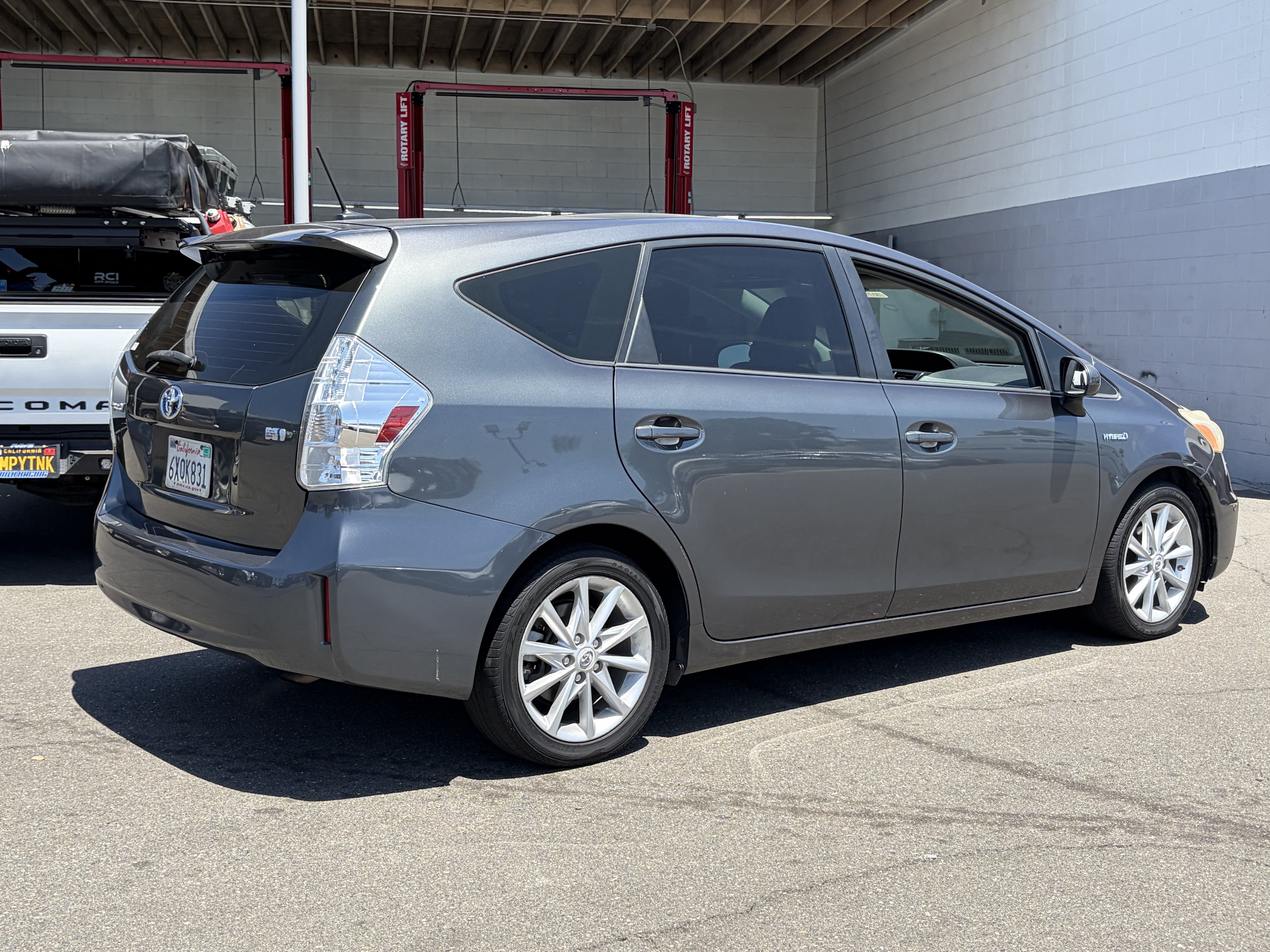 Used 2012 Toyota Prius V Five FWD image 3