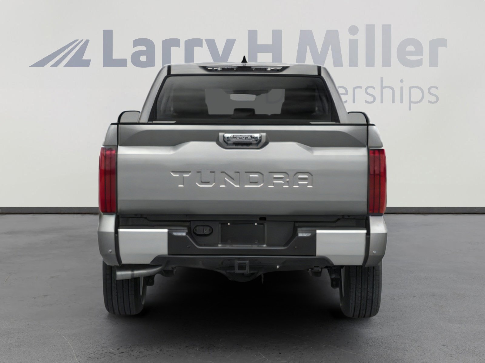 Used 2022 Toyota Tundra Limited w/ TRD Off-Road Package image 5