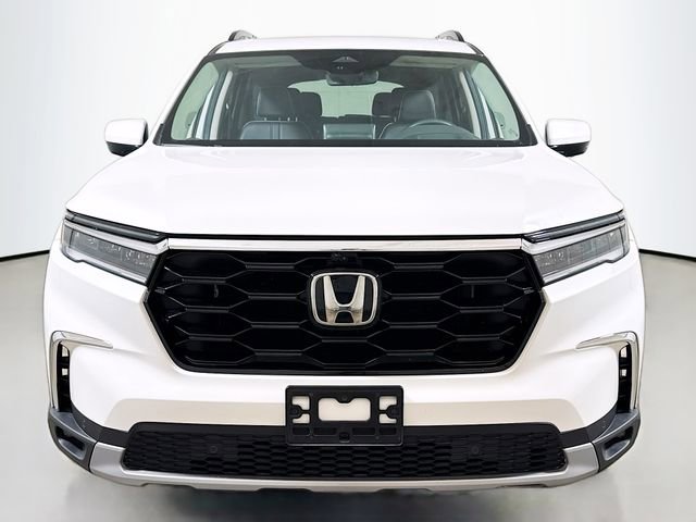 Used 2025 Honda Pilot Elite image 2