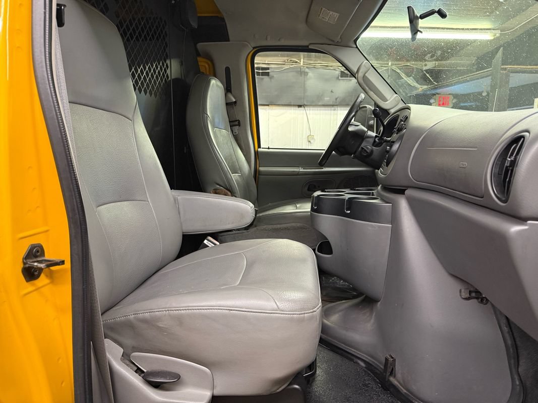Used 2007 Ford E-350 and Econoline 350 Super Duty RWD image 6