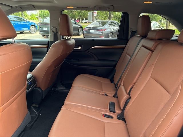 Used 2019 Toyota Highlander Limited AWD/4WD image 39