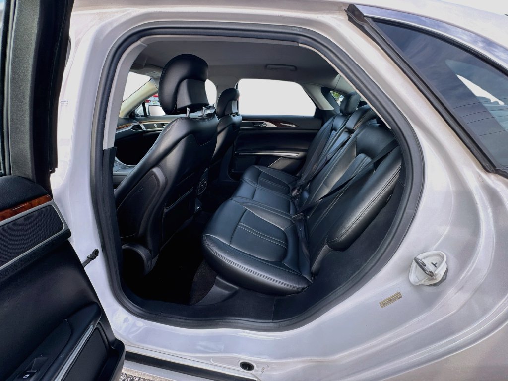 Used 2016 Lincoln MKZ FWD image 23