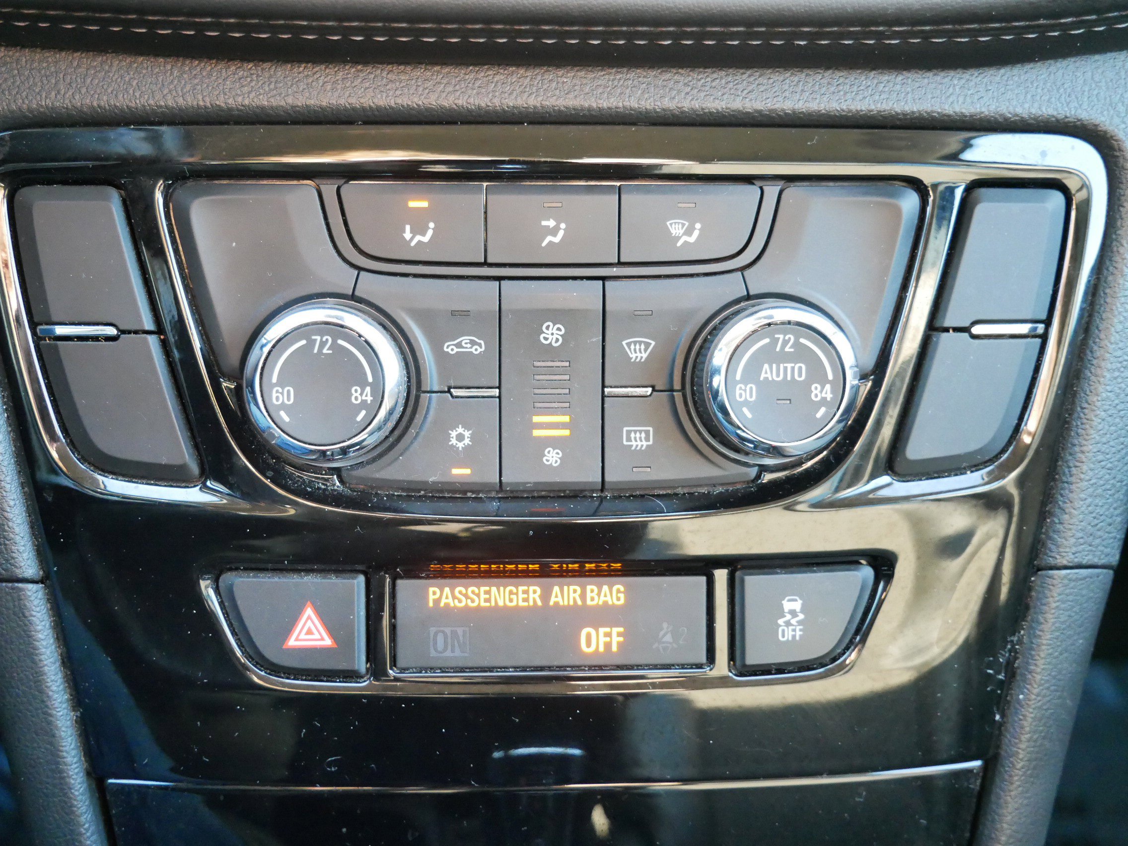 Used 2019 Buick Encore Sport Touring w/ Safety Package image 20