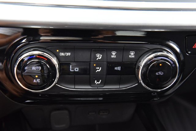 Used 2024 Chevrolet Trax LT FWD image 13