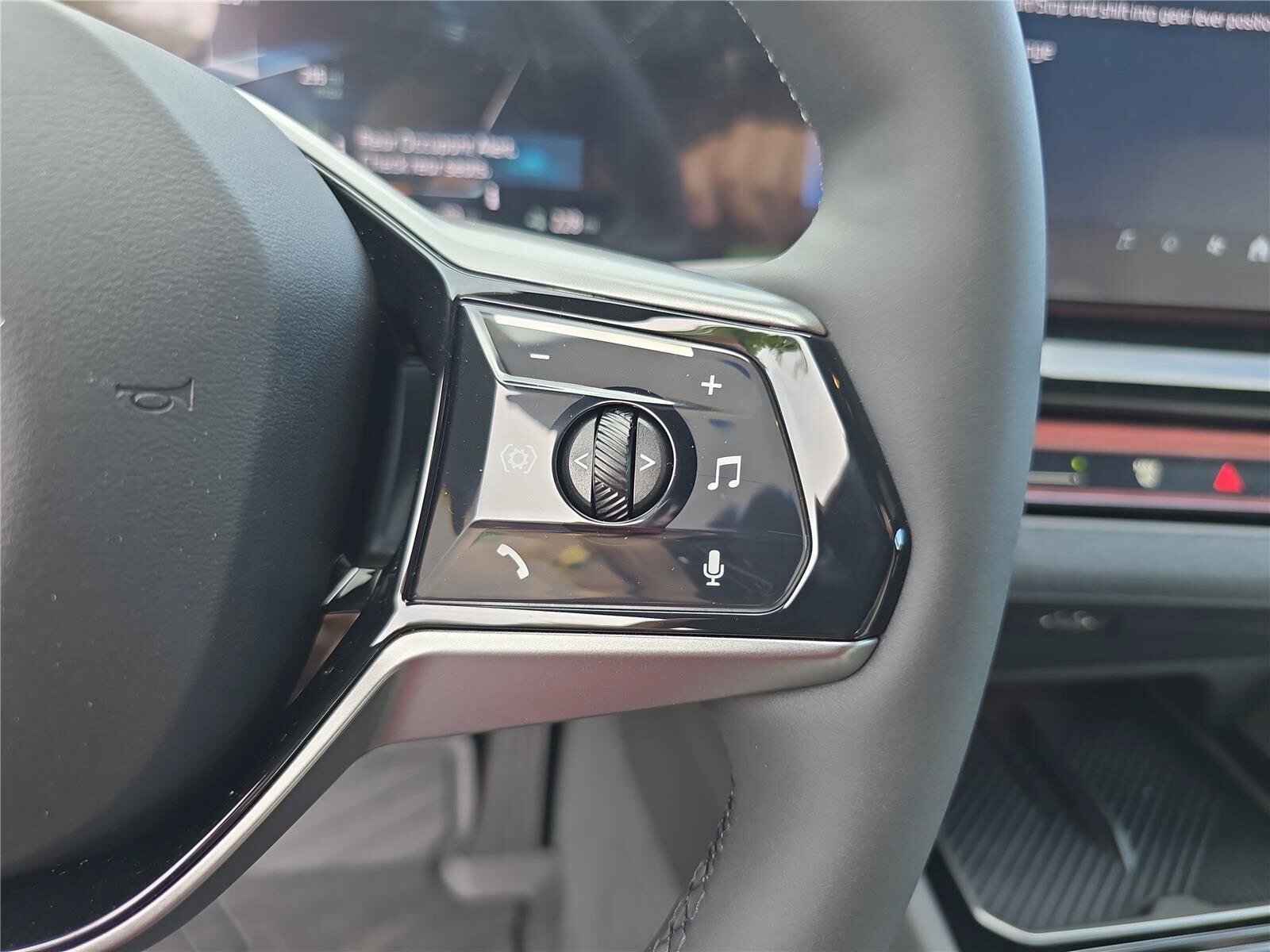 New 2027 BMW i5 xDrive40 AWD/4WD image 30