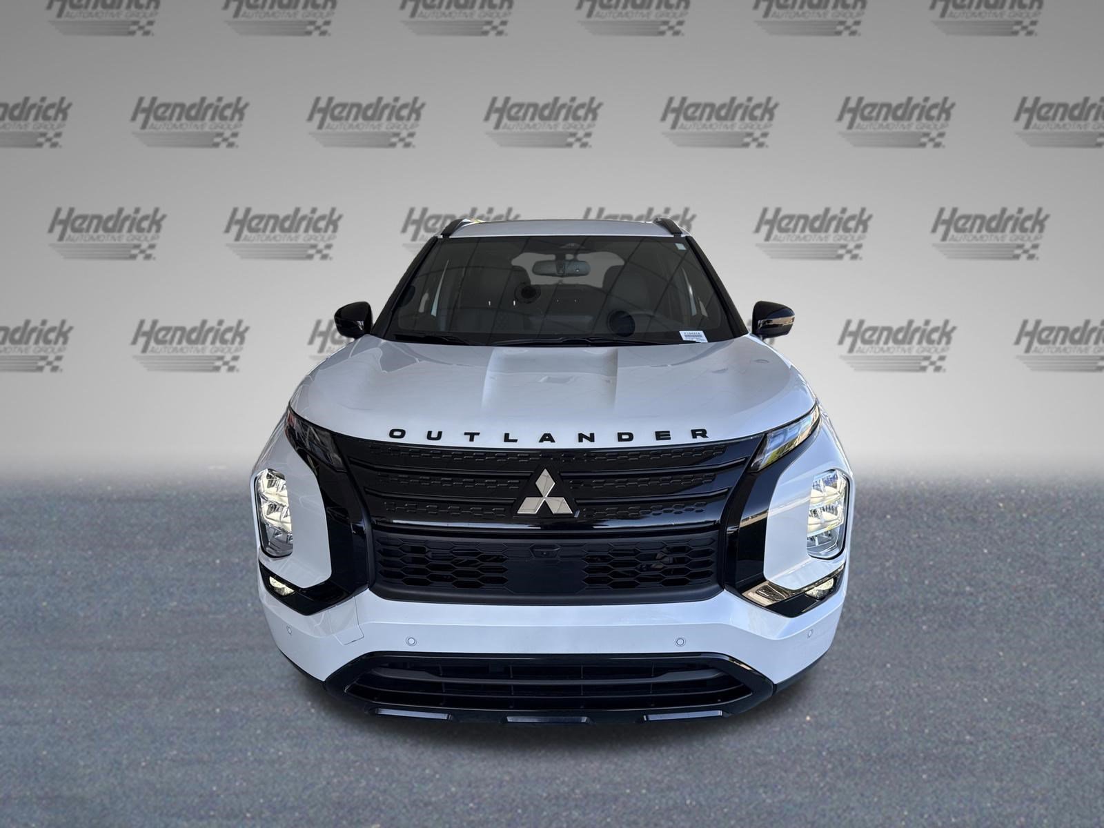 Used 2024 Mitsubishi Outlander SEL Black Edition image 3