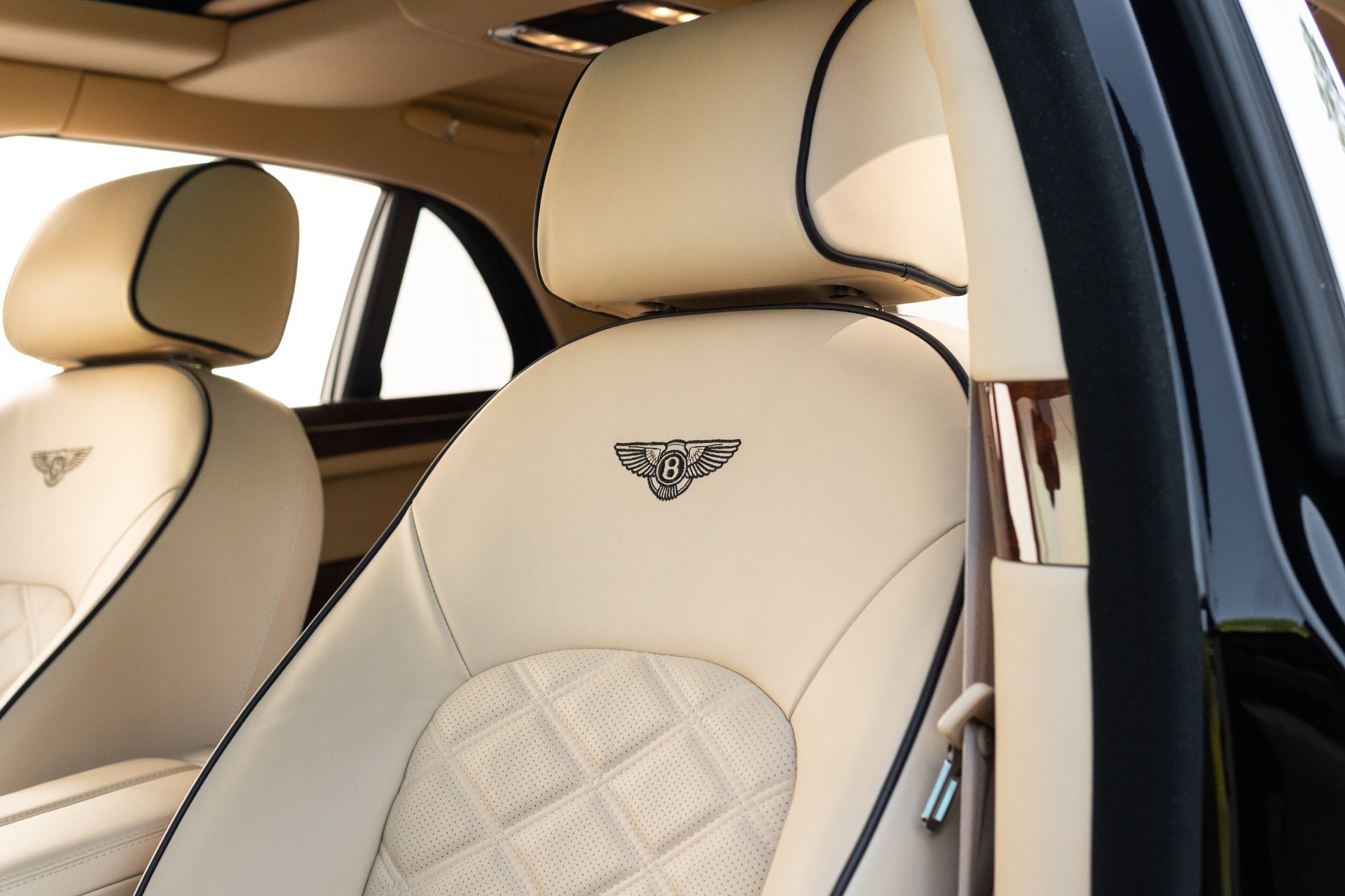 Used 2014 Bentley Mulsanne RWD image 39