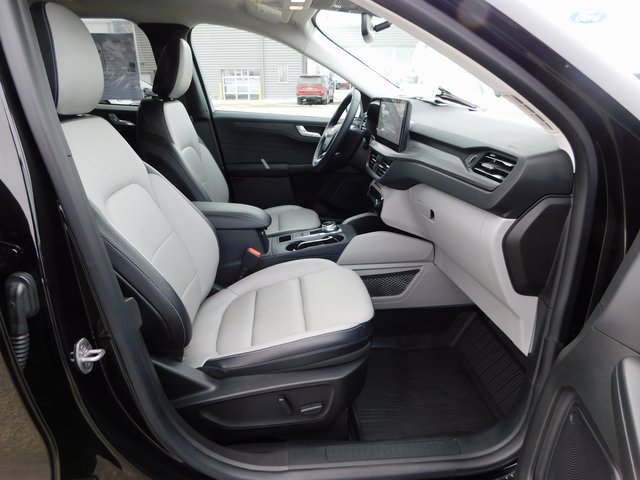 Used 2023 Ford Escape Platinum image 17