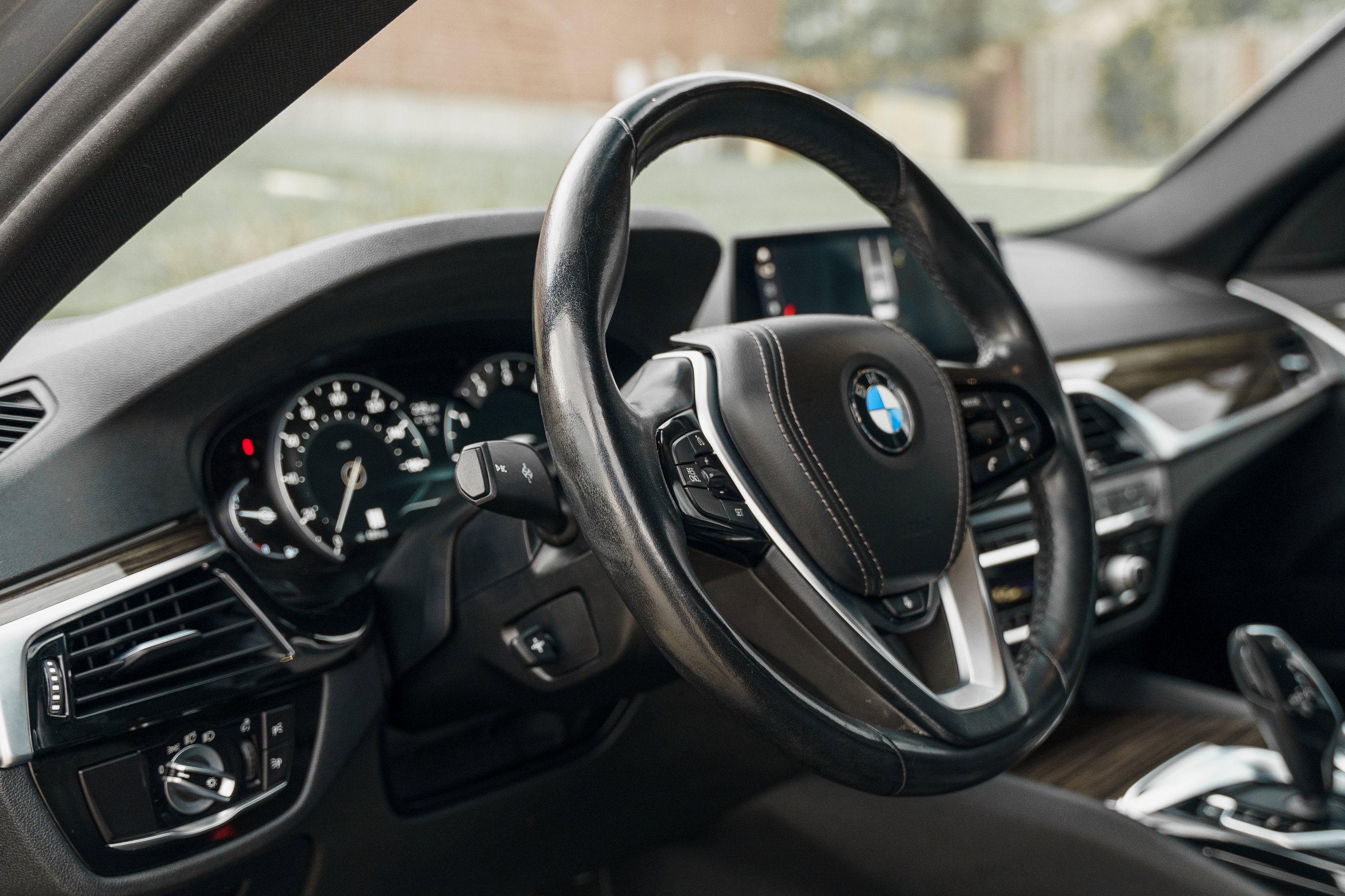 Used 2019 BMW 530i xDrive w/ Convenience Package image 9