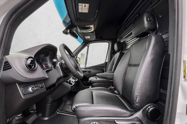 Used 2026 Mercedes-Benz Sprinter 2500 image 16