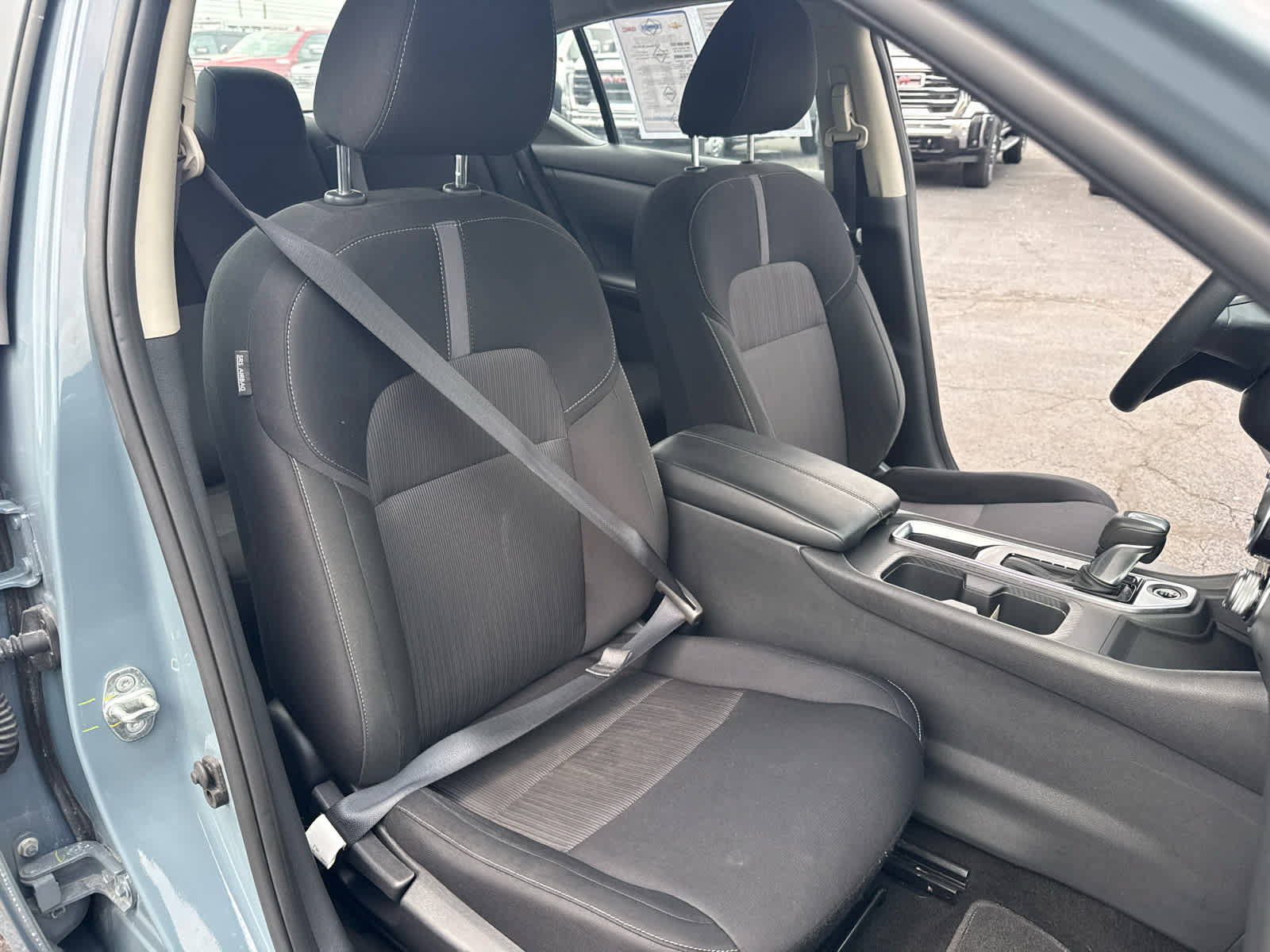 Used 2025 Nissan Sentra SV FWD image 25