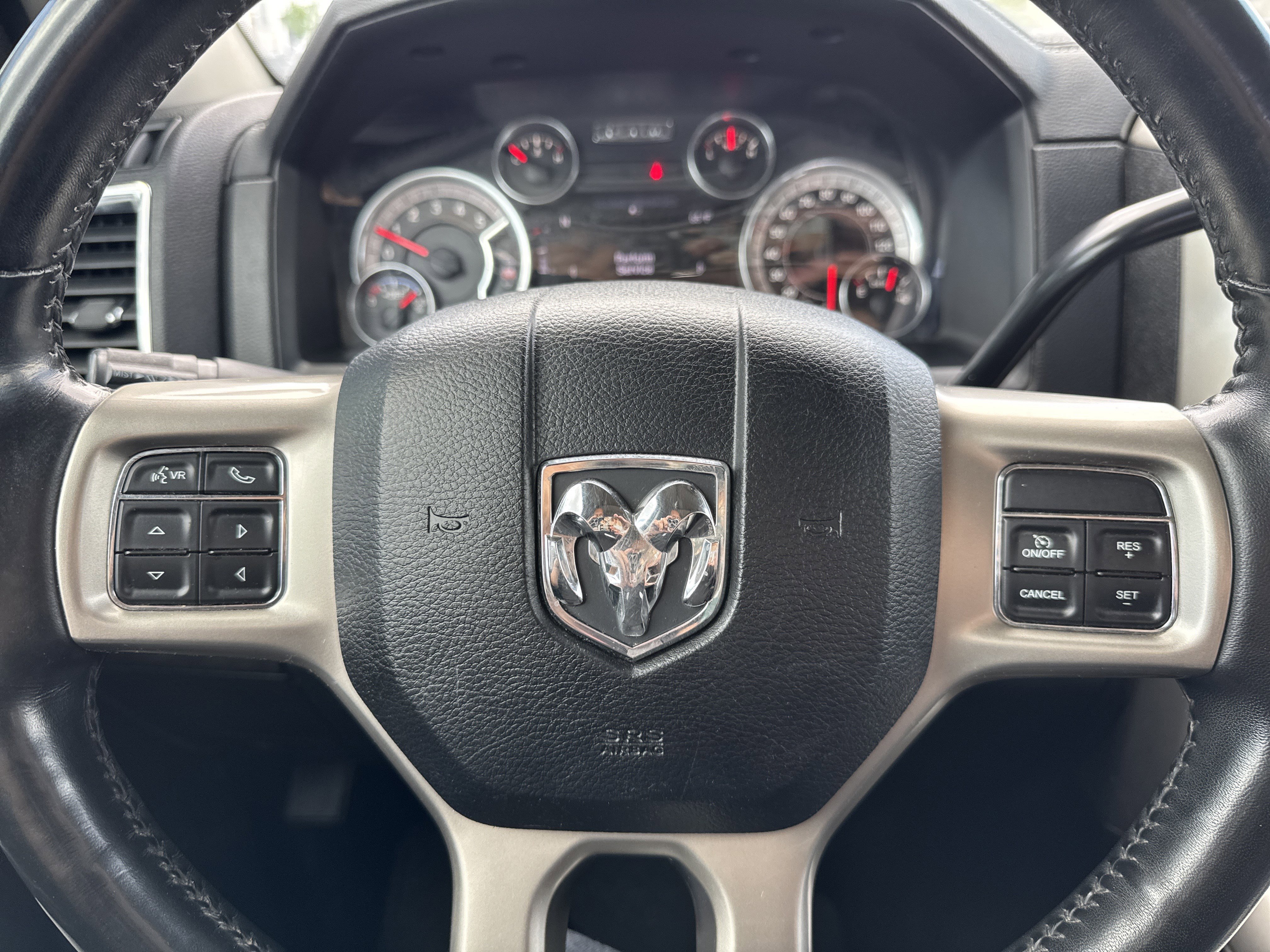Used 2016 RAM 2500 Laramie w/ Convenience Group AWD/4WD image 15