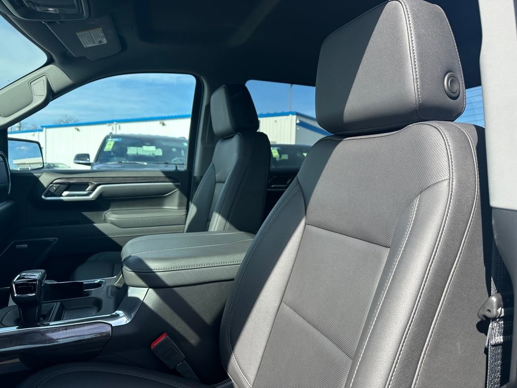 Used 2025 Chevrolet Silverado 1500 LTZ image 23